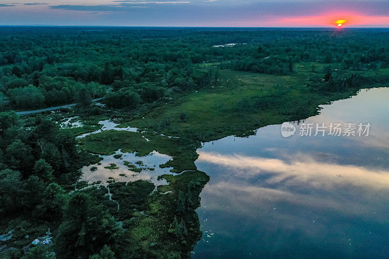 黄昏时的Muskoka Torrance Barrens Dark-Sky保护区，Gravenhurst，加拿大